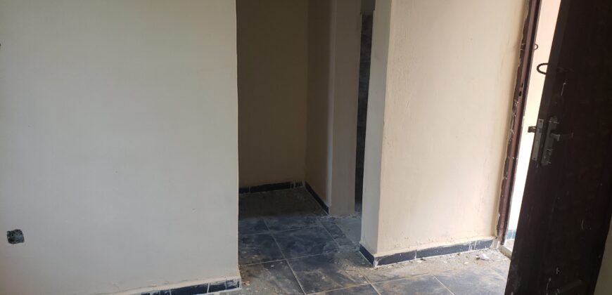 Nice Spacious Room and Parlour Hostel Around Millionaire