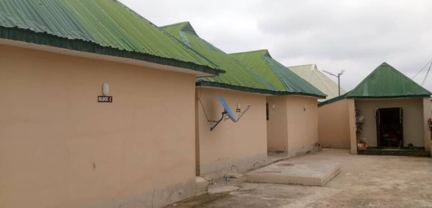 Kwasu 21 Rooms Sefcon Hostel On 2plots of Land For Sale in Malete