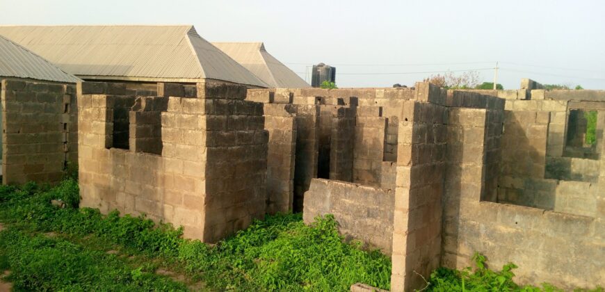 Uncompleted 15 rooms Selfcon available for sale at Kwasu