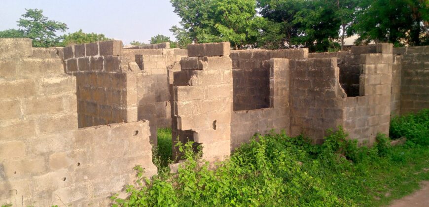 Uncompleted 15 rooms Selfcon available for sale at Kwasu