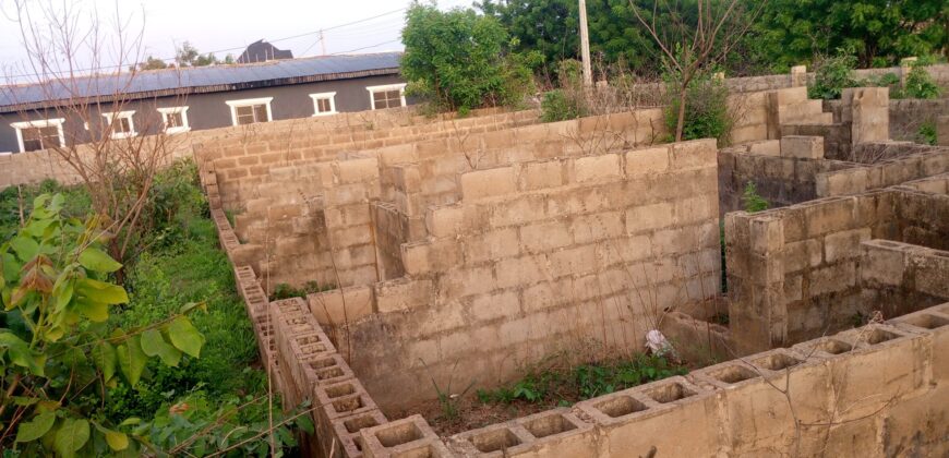 8 and 4 rooms of Room and Parlour and 2Bedroom Flat