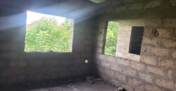 Uncompleted 18 rooms selfcon for sale on 4plot of land