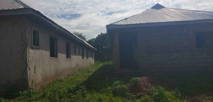 11 room selfcon with 3 room and Parlour Selfcon for sale