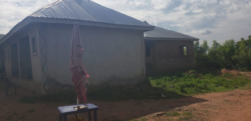 11 room selfcon with 3 room and Parlour Selfcon for sale