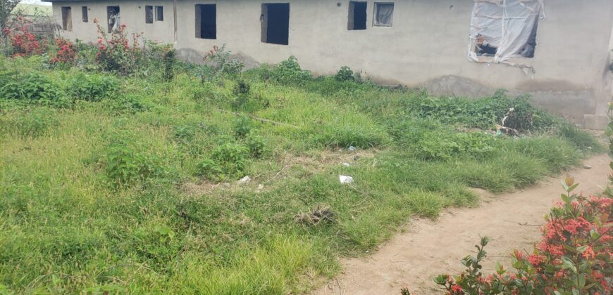 1 Plot of land available Around Marple (Kwasu)