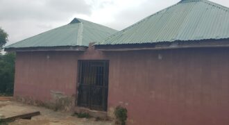 10 Rooms Selfcon with 6units of Uncompleted rooms for sale