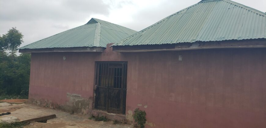 10 Rooms Selfcon with 6units of Uncompleted rooms for sale