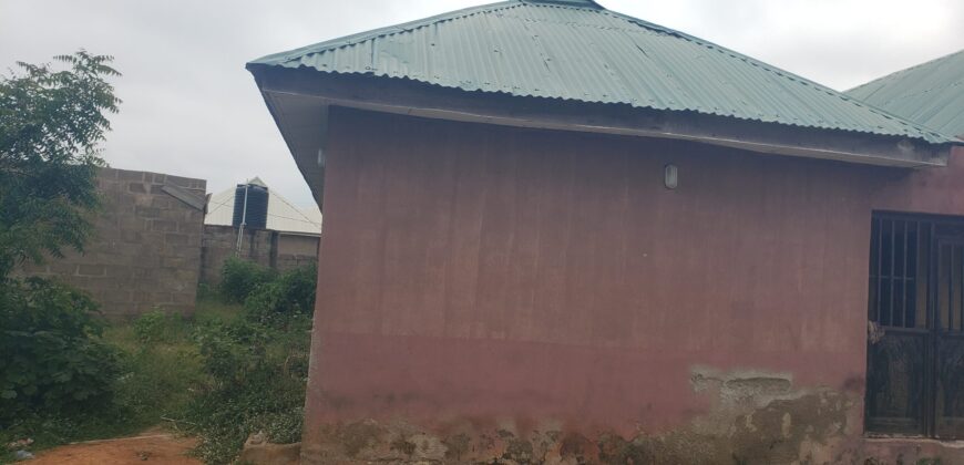 10 Rooms Selfcon with 6units of Uncompleted rooms for sale