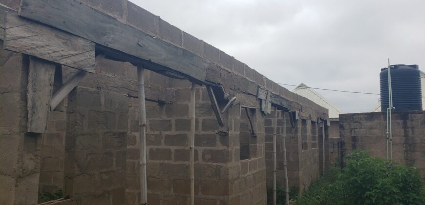 10 Rooms Selfcon with 6units of Uncompleted rooms for sale